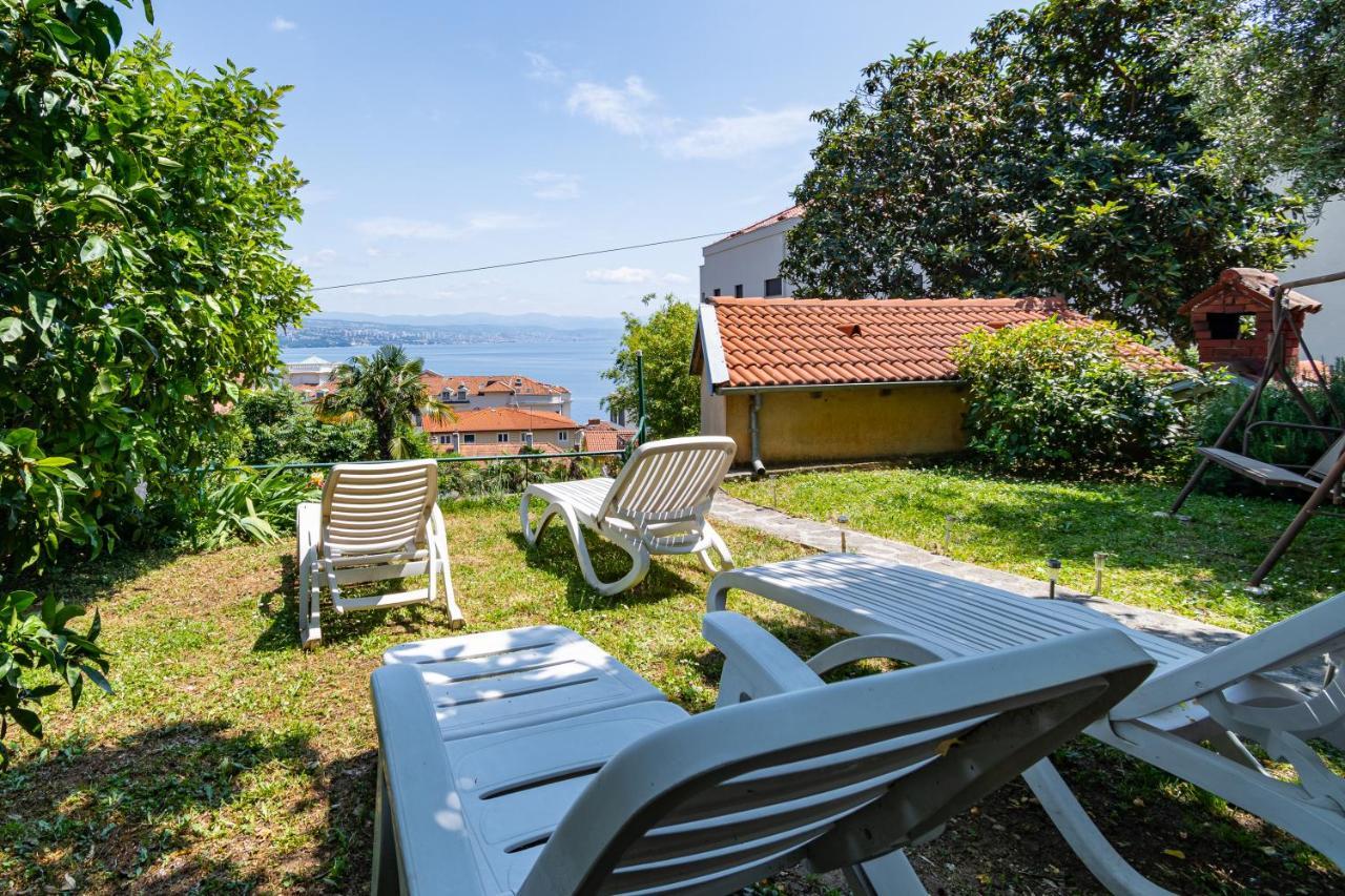 Holiday House Mima
