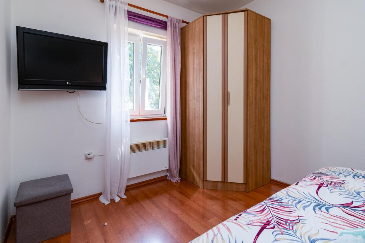 Holiday House Mima *